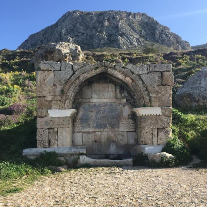 Aνεξάρτητη Παραδοσιακή Πέτρινη Κατοικία Corinto Exterior foto