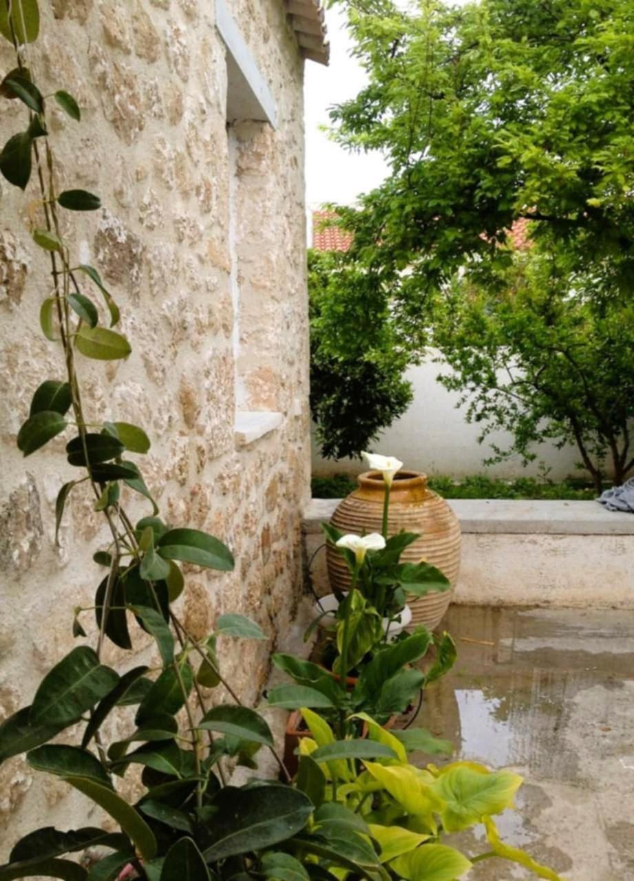 Aνεξάρτητη Παραδοσιακή Πέτρινη Κατοικία Corinto Exterior foto